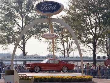 Ford Mustang świętuje 56. urodziny